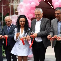 Adana’da Dolandırıcılık Skandalı: Güzellik Merkezi Açılışı Belediye Başkanı Tarafından Yapıldı