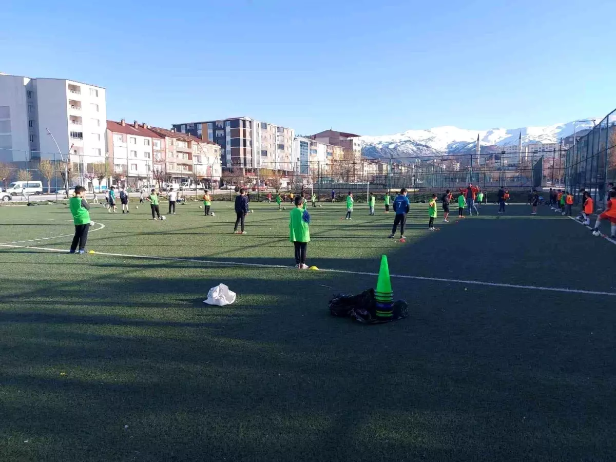 Muş’ta Genç Yetenekler Futbol Kurslarıyla Yetişiyor